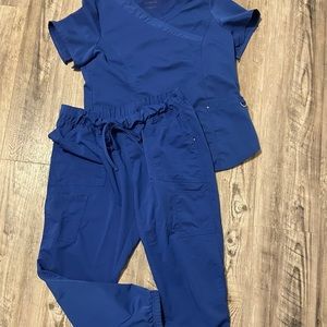 SCRUBSTAR Joggers Scrub Set